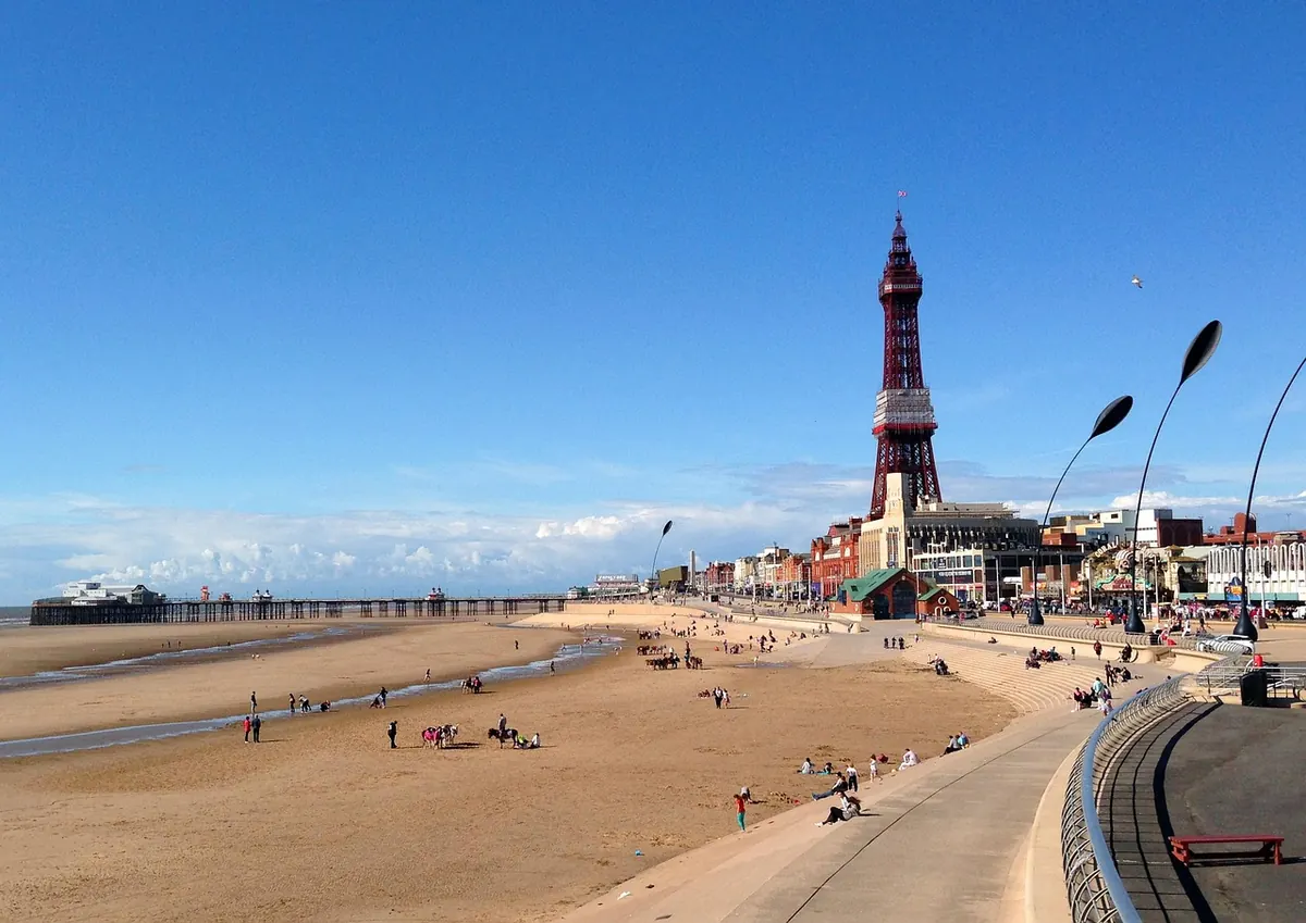 Using British Seaside Towns as Story Settings: A Worldbuilding Guide